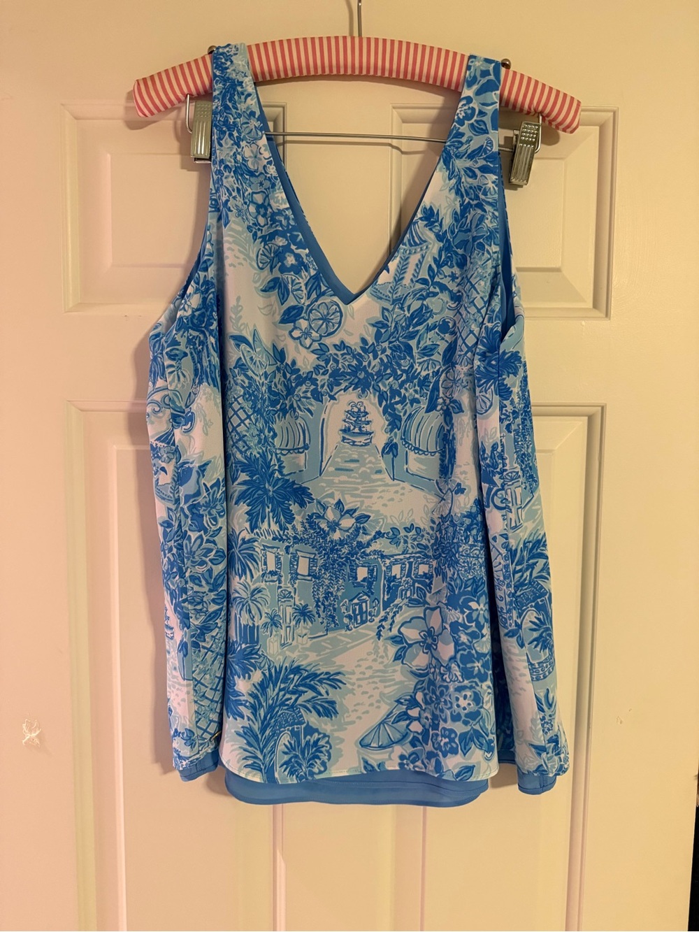 Sleeveless V-Neck Printed Women’s Top in Blue and White Florin reversible